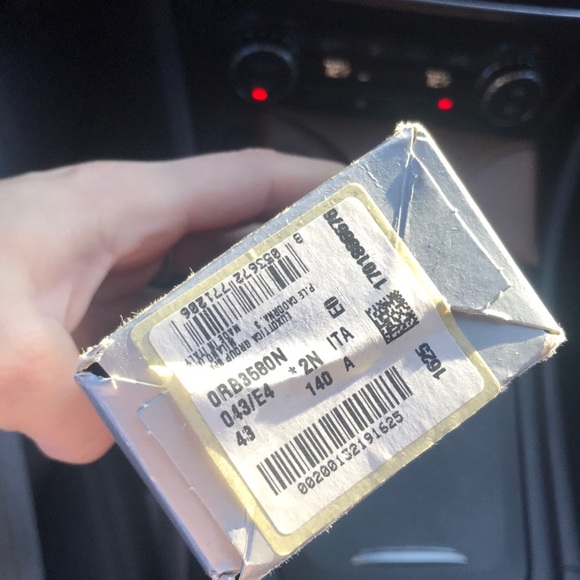 Ray-Ban rose gold pink mirror sunglasses. - Picture 6 of 8